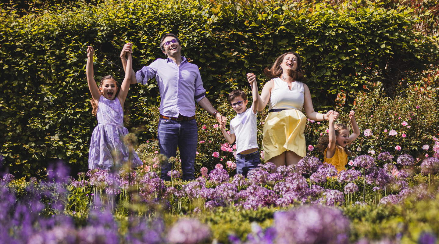 illustration couple famille plage d&eacute;barquement Caen, Normandie, France